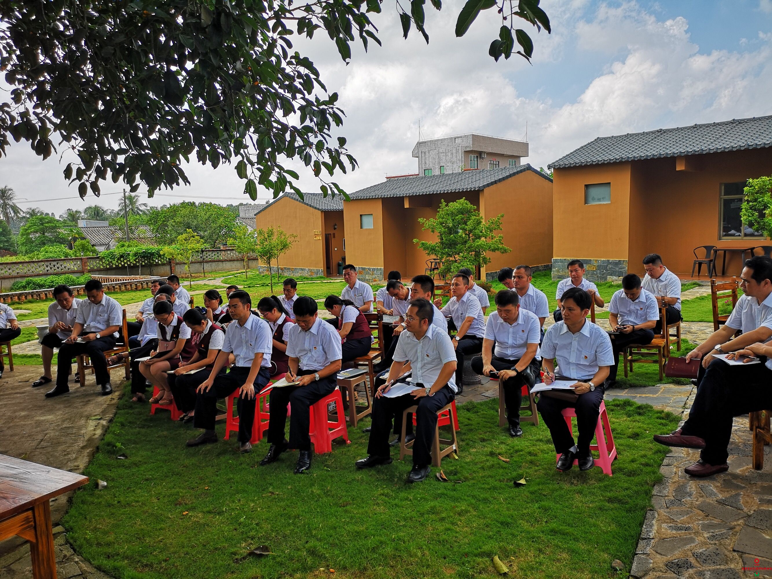 澄邁農(nóng)商銀行黨委全面抓嚴(yán)抓實(shí)抓細(xì)主題黨日活動(dòng)