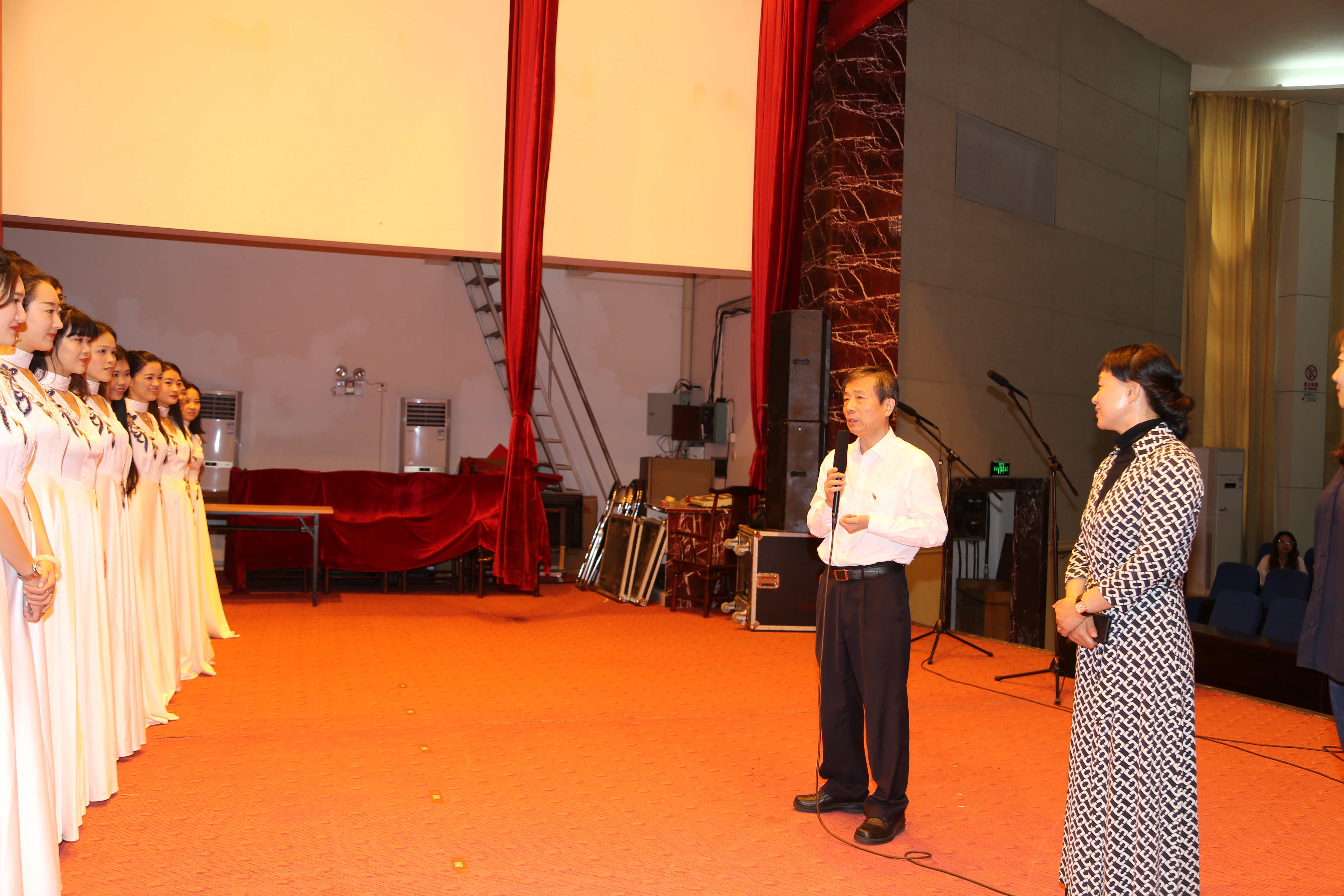 海南省農(nóng)村信用社榮獲省國(guó)資系統(tǒng)“勇當(dāng)先鋒，做好表率”歌詠比賽復(fù)賽第一名