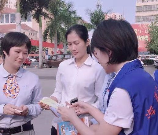 樂東聯(lián)社團委開展2019年“助力建設(shè)自貿(mào)區(qū)·志愿服務(wù)我先行”學(xué)雷鋒青年志愿服務(wù)活動