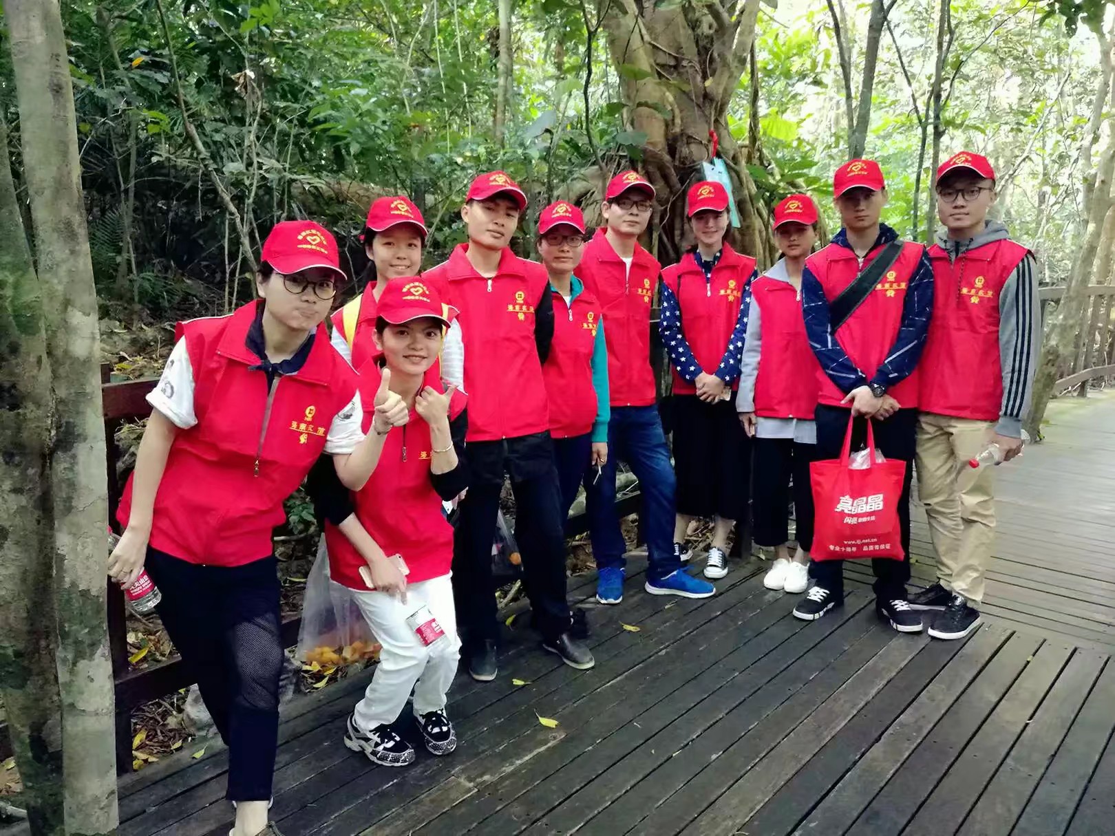 【最美農(nóng)信人】不一樣的五四紅旗團(tuán)支部—保亭聯(lián)社團(tuán)總支