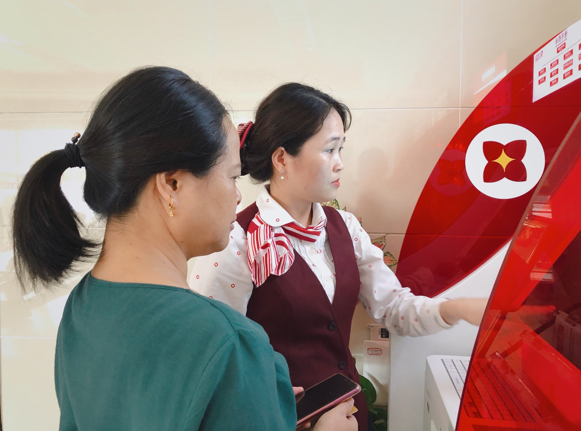 樂東農(nóng)信：農(nóng)區(qū)“小網(wǎng)點(diǎn)”也有“大服務(wù)”