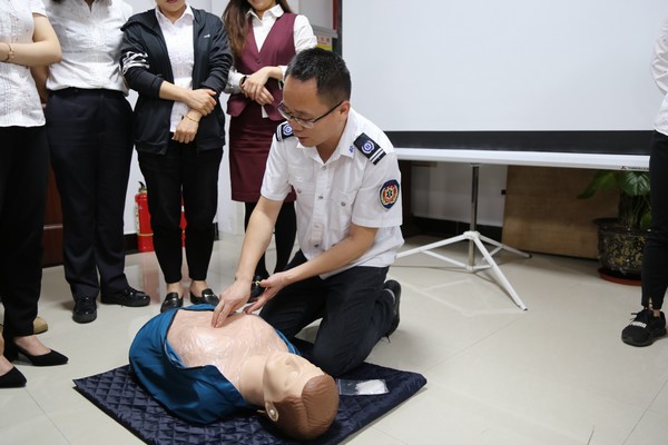 應(yīng)急救護(hù) 安全護(hù)航| 儋州聯(lián)社開展應(yīng)急技能知識培訓(xùn)