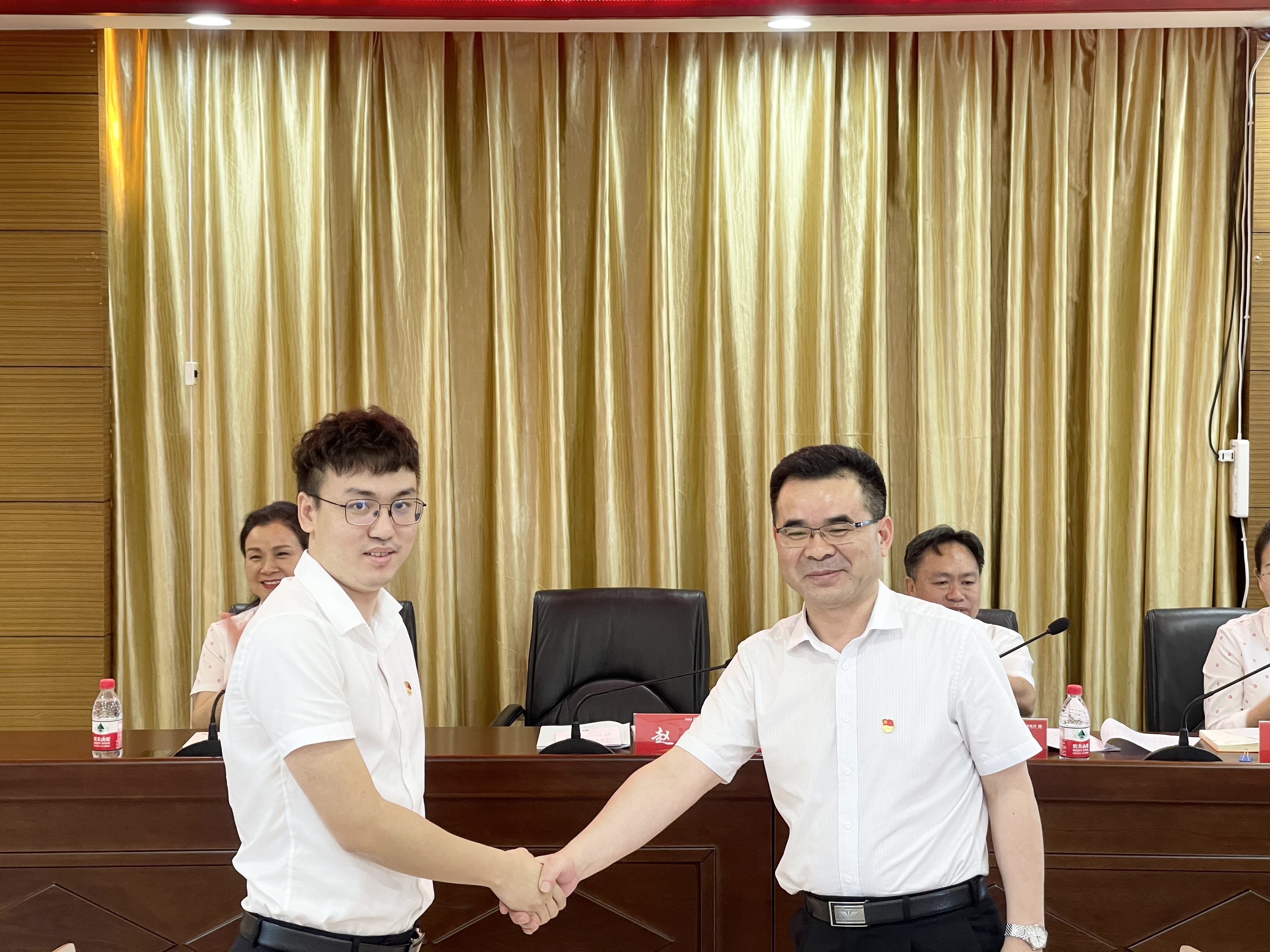 三亞農(nóng)商銀行召開(kāi)2020年度領(lǐng)導(dǎo)班子考核工作會(huì)等系列重要會(huì)議