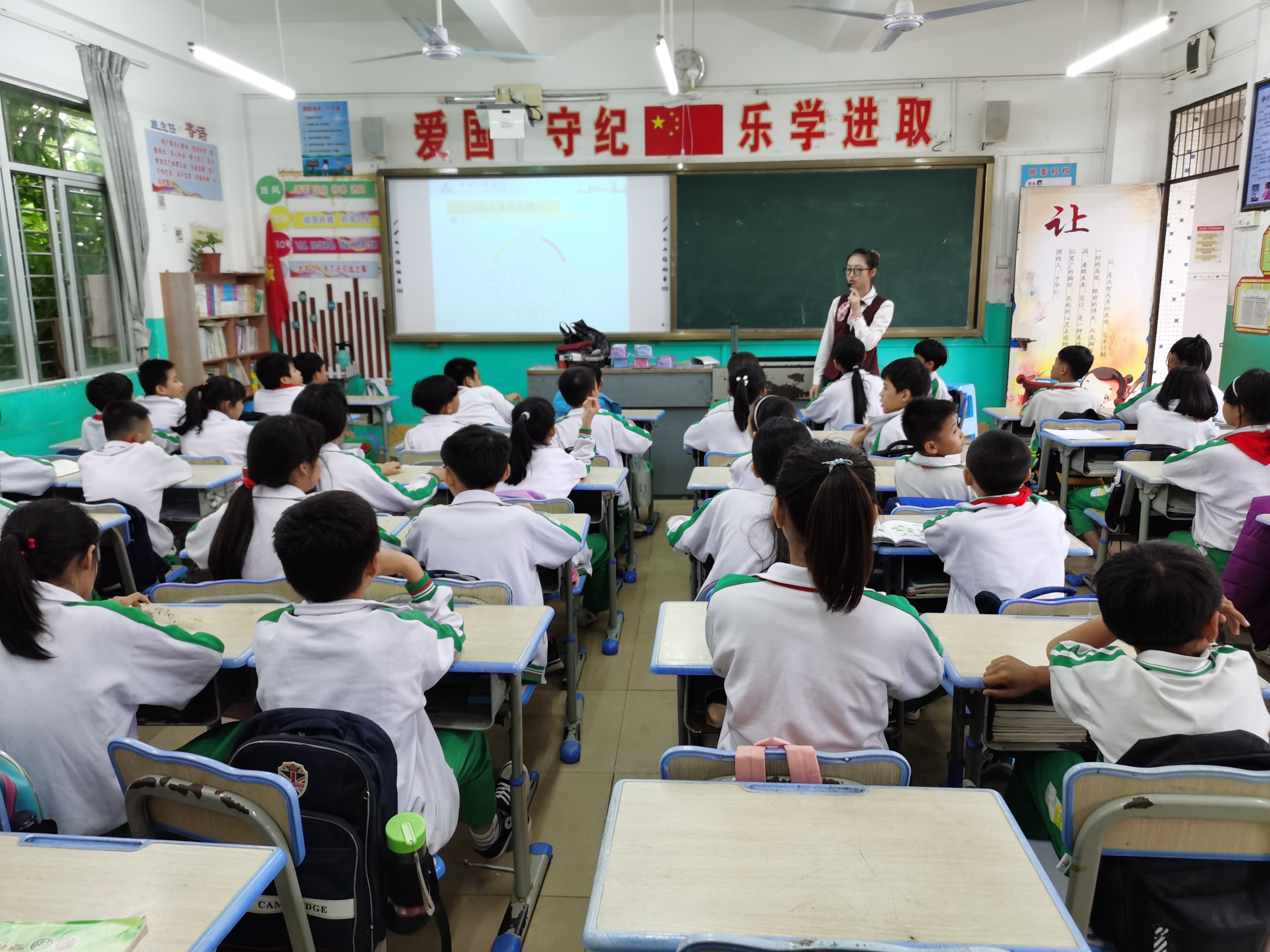 定安聯(lián)社組織開展“金融知識(shí)進(jìn)校園”活動(dòng)