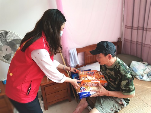 我為群眾辦實事|五指山聯(lián)社團總支開展“關愛老人 傳遞溫暖”志愿服務活動