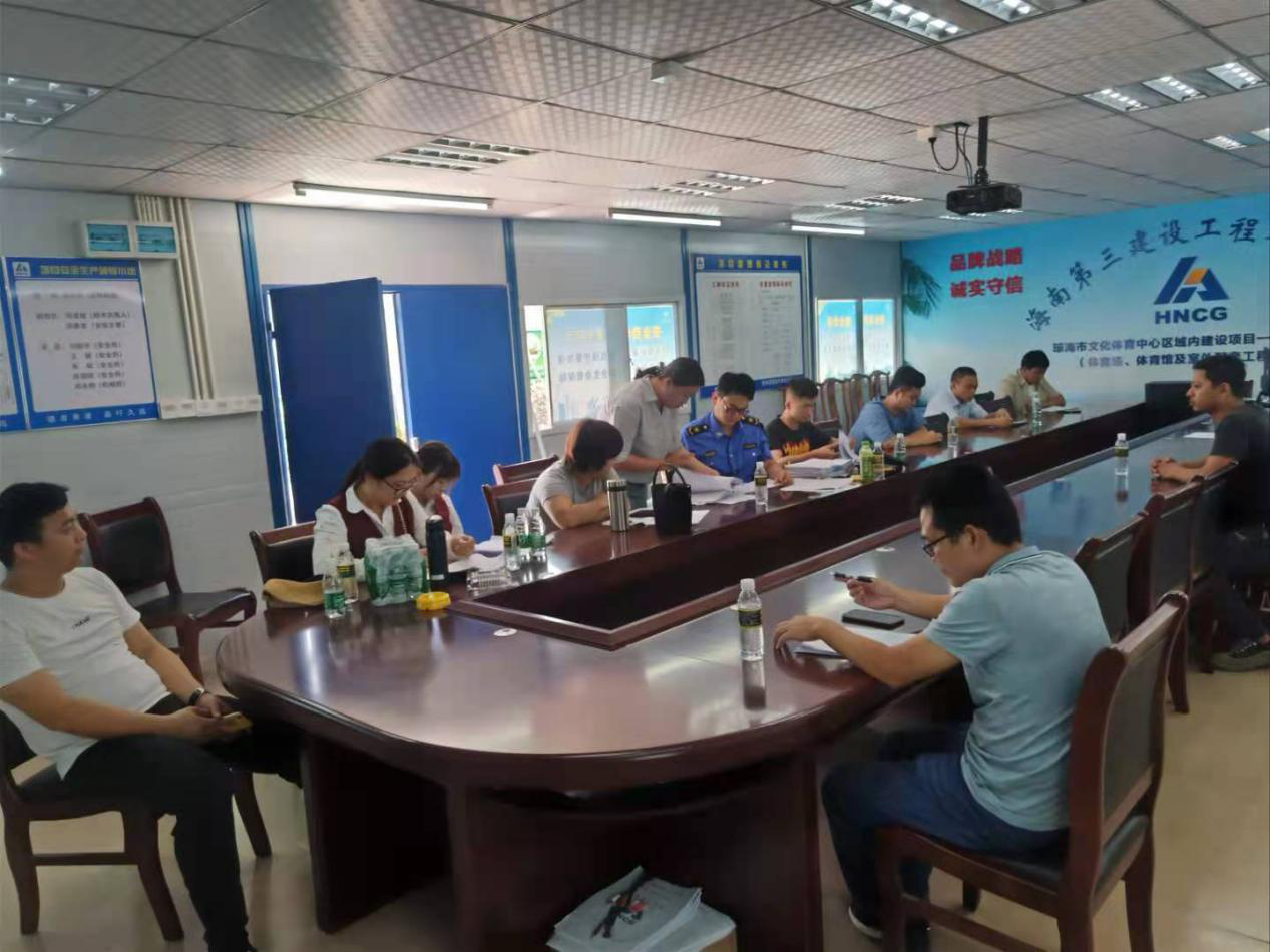 “風(fēng)雨兼程趕工地，急解民工薪酬憂”--瓊海聯(lián)社開(kāi)展工資支付監(jiān)管平臺(tái)信息采集上門(mén)服務(wù)工作