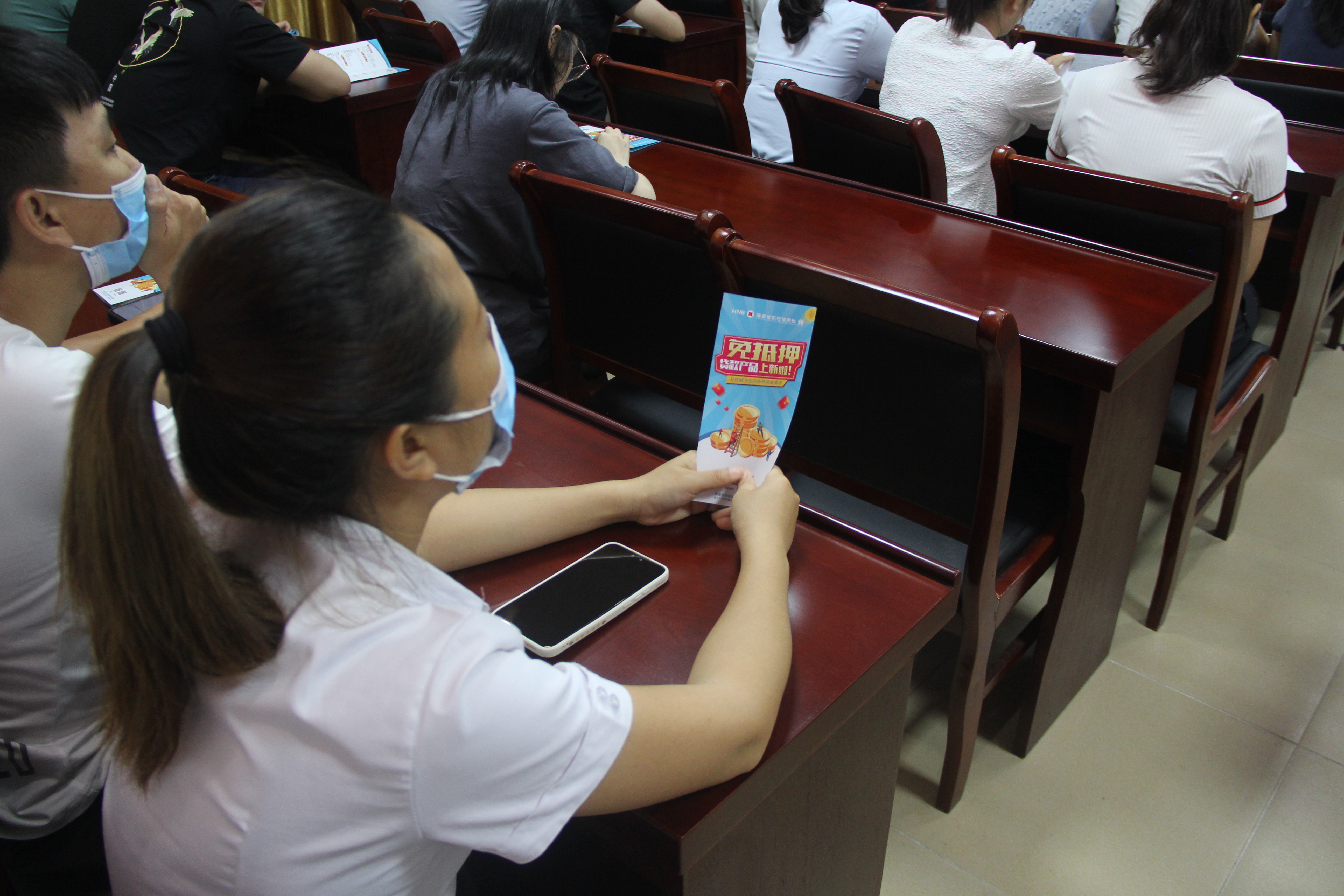 為群眾辦實(shí)事，送“貸”進(jìn)單位—— 陵水聯(lián)社積極開展“一小通”系列產(chǎn)品宣傳月活動(dòng)