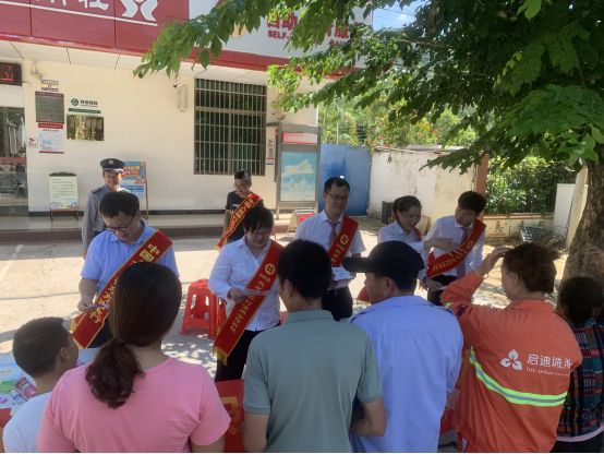 東方聯(lián)社與中國人民銀行東方市支行聯(lián)合開展“存款保險，保護您珍貴的存款”宣傳活動