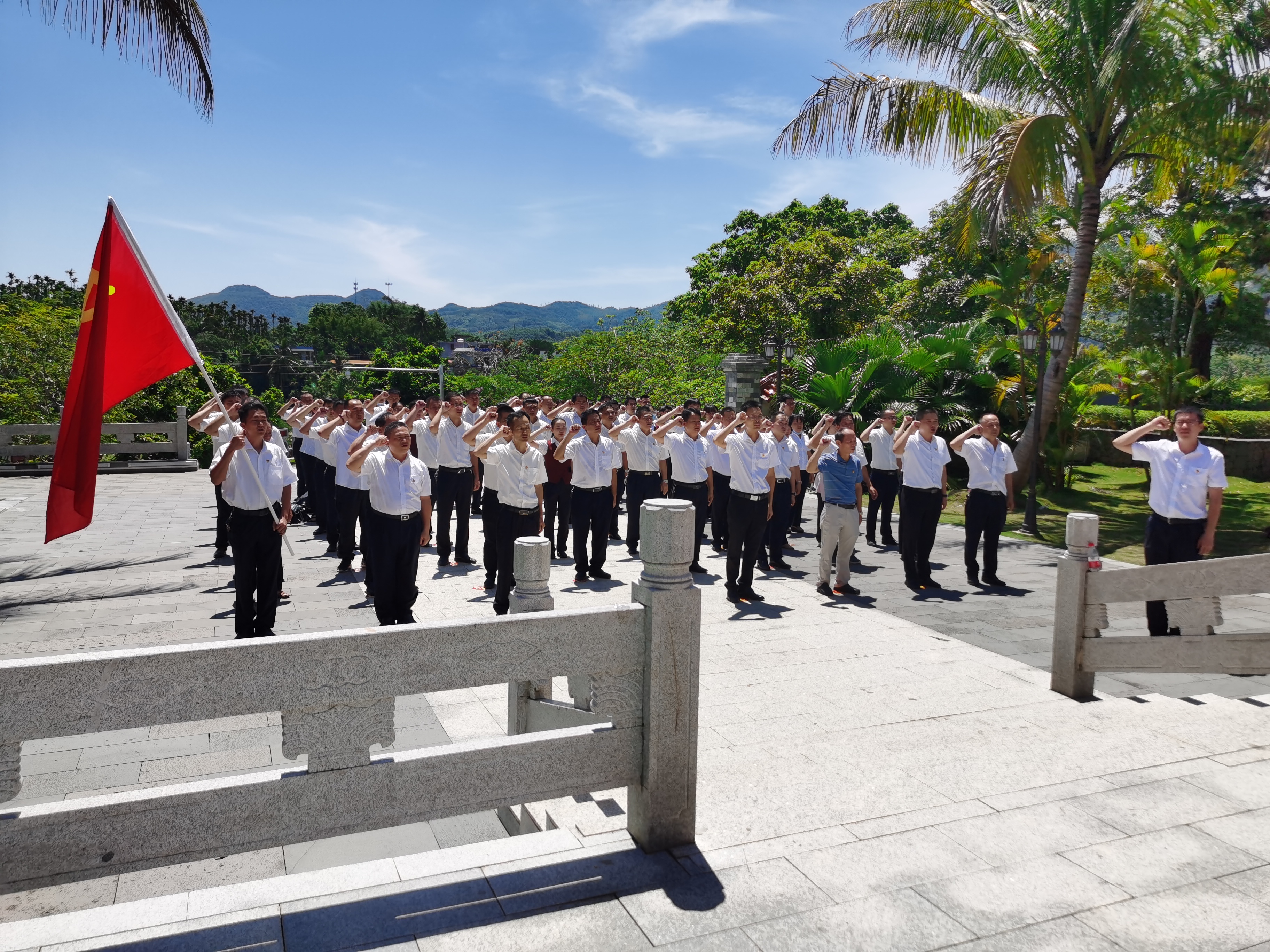 定安聯(lián)社開展慶祝建黨100周年黨史學(xué)習(xí)教育現(xiàn)場體驗(yàn)活動(dòng)