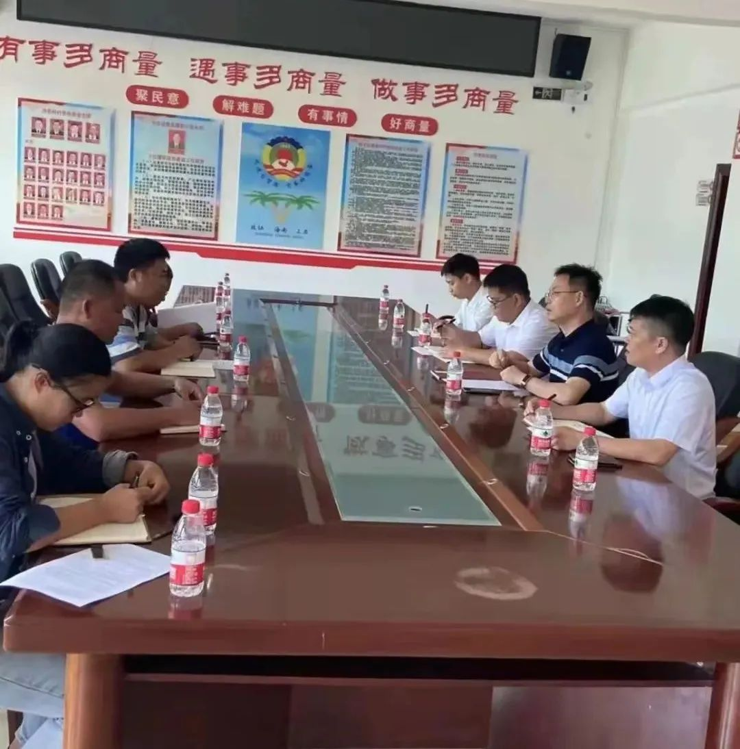 在三亞的大山里，這群人忙著幫村民采摘“致富花”