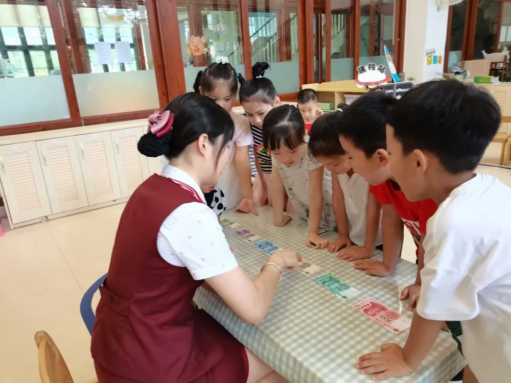 彭圓圓:恪守理想信念 爭當(dāng)優(yōu)秀的服務(wù)標(biāo)兵 彭圓圓:恪守理想信念 爭當(dāng)優(yōu)秀的服務(wù)標(biāo)兵