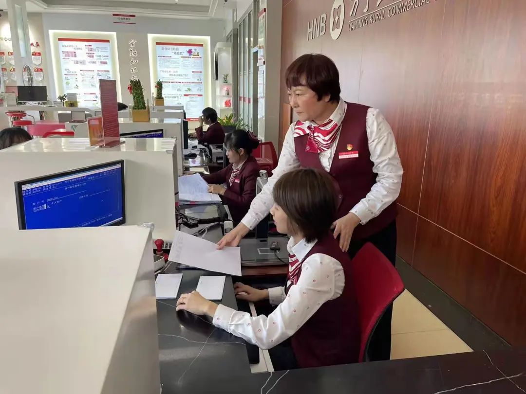 朱?；ǎ焊厕r(nóng)信沃土 展現(xiàn)新時代巾幗風(fēng)采