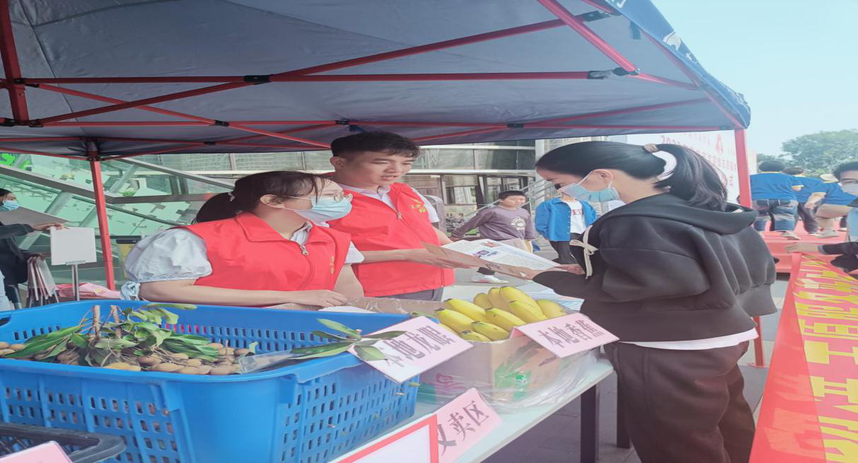 傳承雷鋒精神，踐行社會(huì)責(zé)任-- 東方農(nóng)信做“學(xué)雷鋒”踐行者