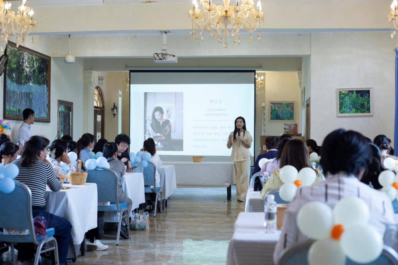 花漾三月 農(nóng)商相伴 優(yōu)雅同行—— 屯昌農(nóng)商銀行舉辦“三八節(jié)”主題花藝活動 花漾三月 農(nóng)商相伴 優(yōu)雅同行—— 屯昌農(nóng)商銀行舉辦“三八節(jié)”主題花藝活動