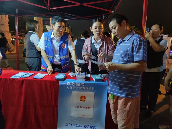 “學(xué)習(xí)二十大、永遠(yuǎn)跟黨走、奮進(jìn)新征程”——儋州聯(lián)社開展五四青年節(jié)志愿服務(wù)活動(dòng)