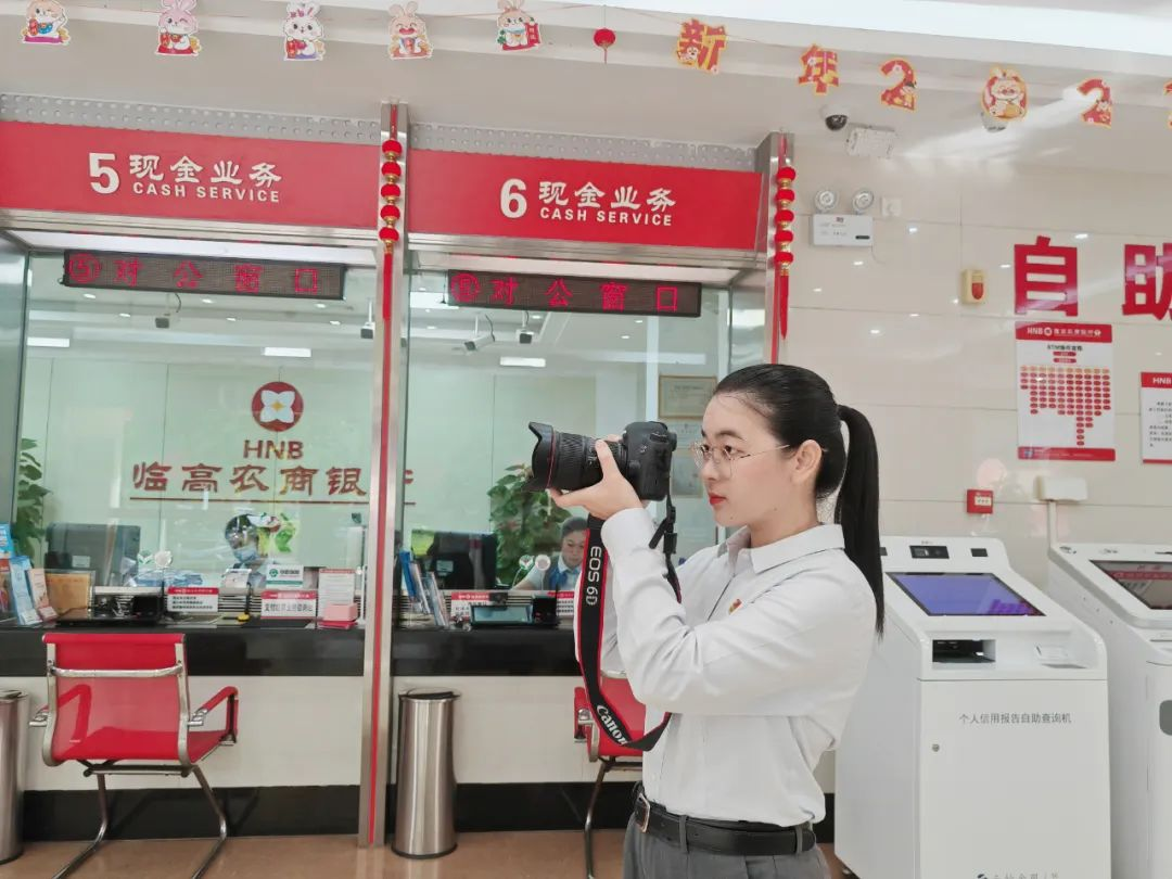 符慧蘋(píng)：以黨建引領(lǐng)航向，在平凡崗位上綻放青春之花