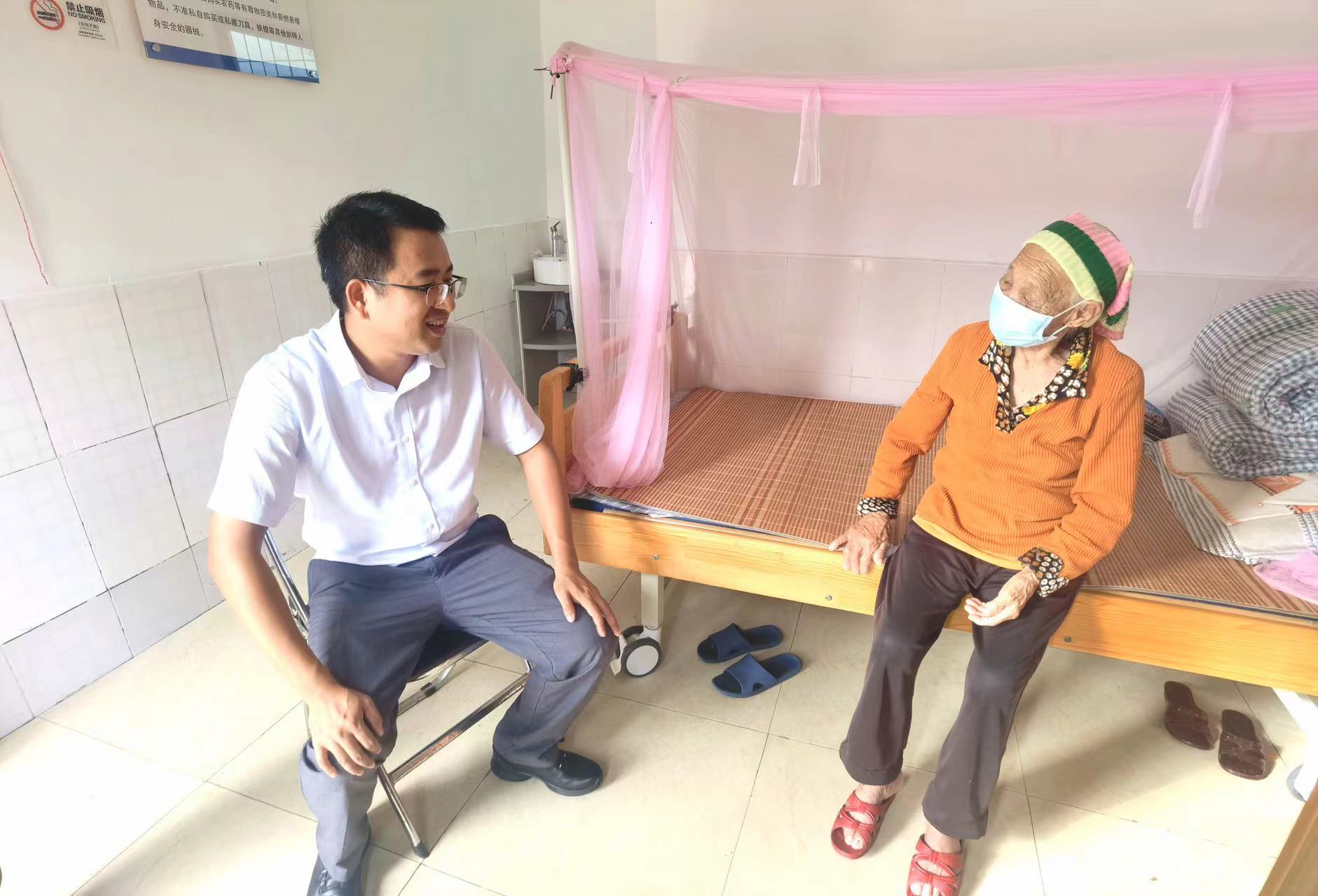 愛心播撒敬老院，深情溫暖夕陽紅 東方聯(lián)社開展重陽節(jié)敬老院慰問主題活動(dòng)