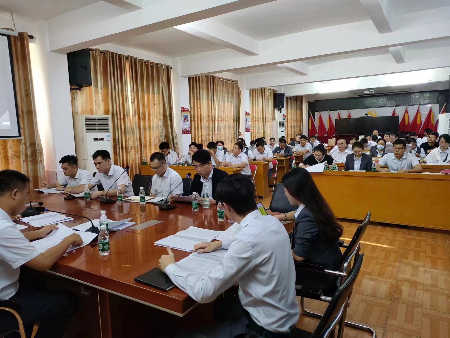 東方聯(lián)社召開2023年下半年不良貸款風(fēng)險(xiǎn)處置專項(xiàng)會議 東方聯(lián)社召開2023年下半年不良貸款風(fēng)險(xiǎn)處置專項(xiàng)會議