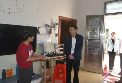 吳敏到定點(diǎn)幫扶村開(kāi)展春節(jié)走訪慰問(wèn)并參加揭牌活動(dòng) 吳敏到定點(diǎn)幫扶村開(kāi)展春節(jié)走訪慰問(wèn)并參加揭牌活動(dòng)