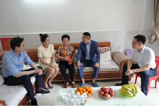 陳維到三亞農(nóng)商銀行開展走訪慰問并調(diào)研安全生產(chǎn)工作