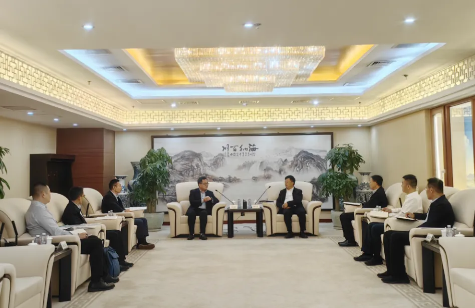 李曉剛一行拜訪(fǎng)中國(guó)農(nóng)業(yè)發(fā)展銀行