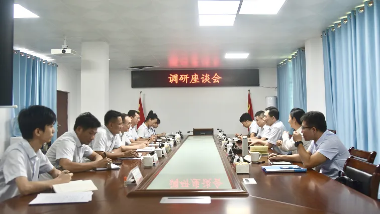 劉國鑫、司亞杰一行到瓊中縣對包鎮(zhèn)幫扶等工作進行調(diào)研