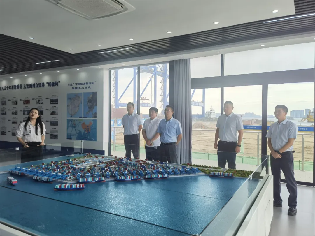 陳維到海南農(nóng)商銀行儋州支行調(diào)研并深入客戶一線走訪 陳維到海南農(nóng)商銀行儋州支行調(diào)研并深入客戶一線走訪