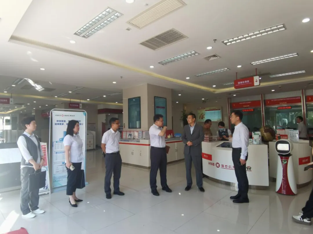 陳維帶隊(duì)到?？谥姓{(diào)研指導(dǎo)金融支持災(zāi)后恢復(fù)重建工作