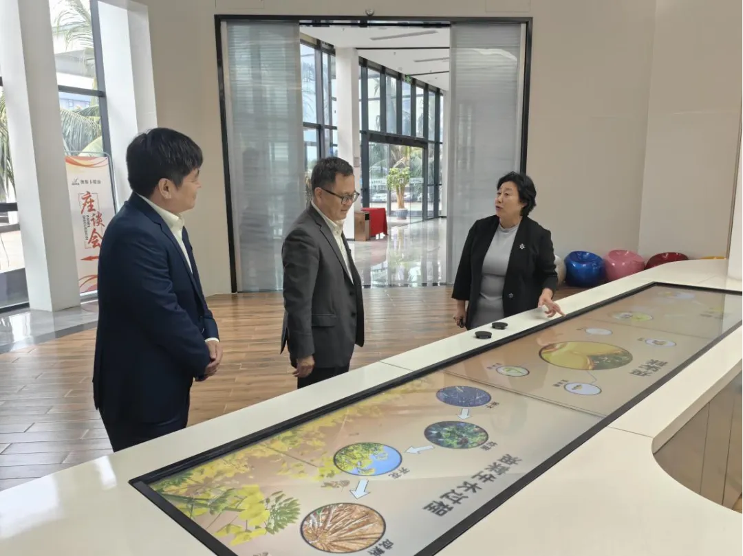 李曉剛到儋州洋浦企業(yè)調(diào)研