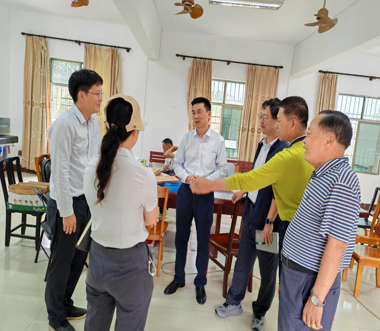 東方支行:金融護(hù)航整村搬遷 暖心服務(wù)共筑家園 東方支行:金融護(hù)航整村搬遷 暖心服務(wù)共筑家園