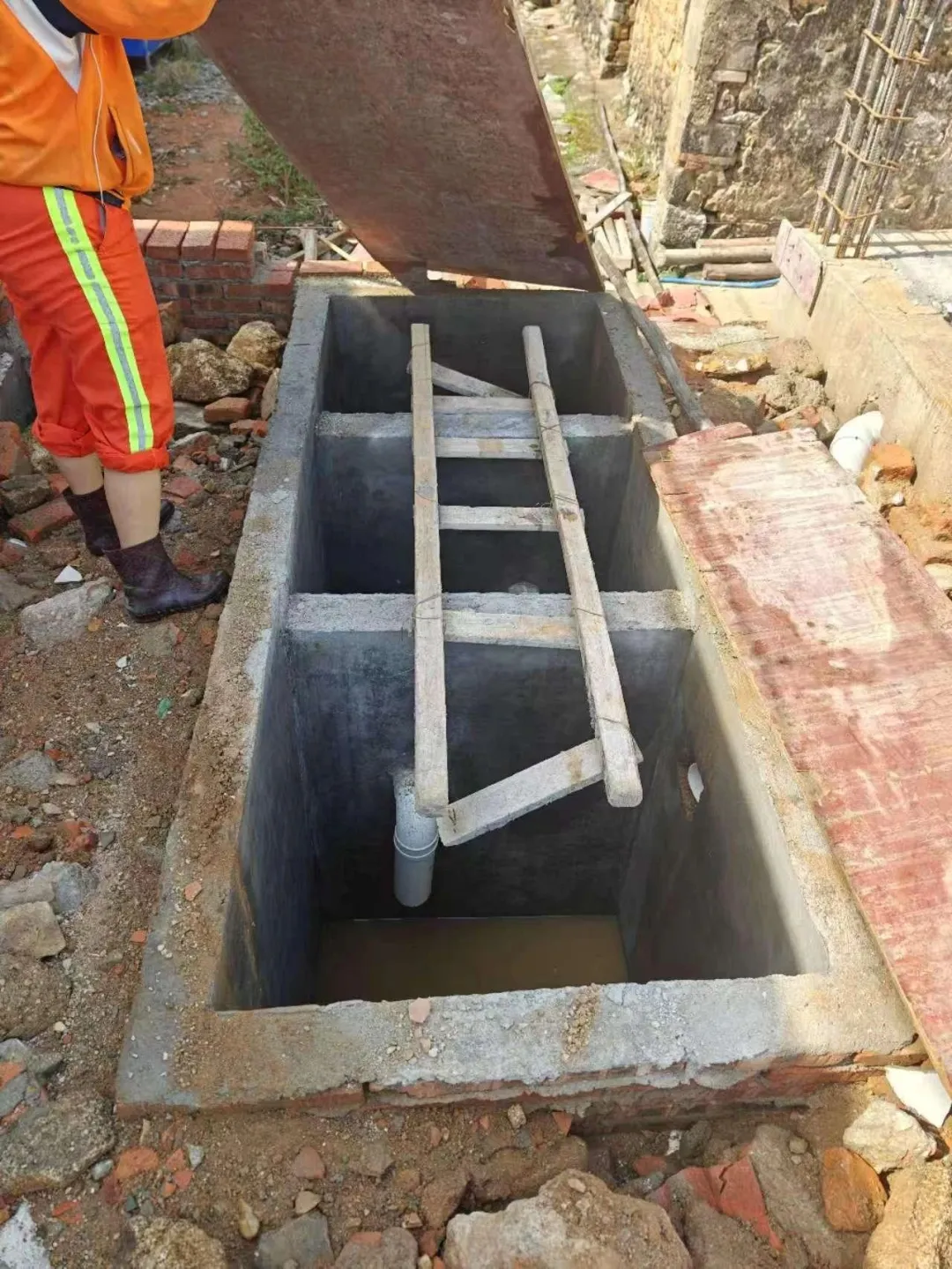 “廁所革命”激活振興密碼 嶺門村繪就美麗鄉(xiāng)村新圖景