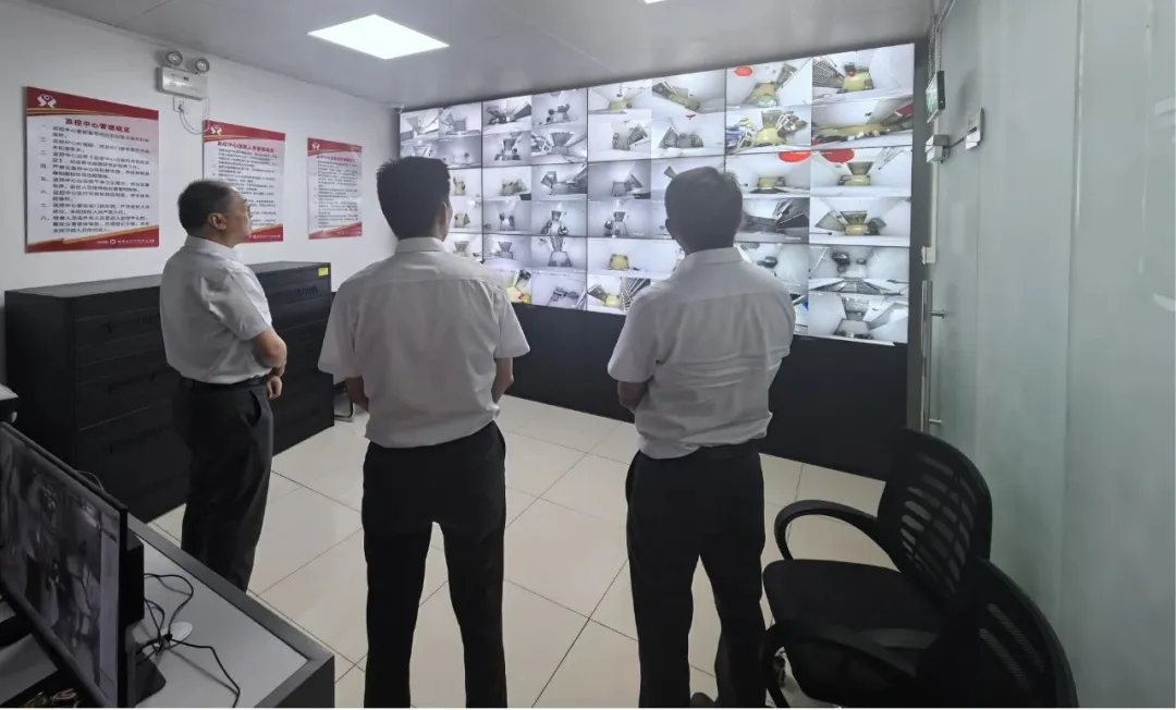 馮浩昆赴東方支行開展調(diào)研督導(dǎo) 馮浩昆赴東方支行開展調(diào)研督導(dǎo)