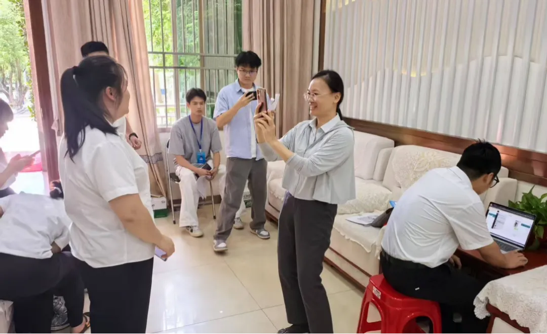 刷臉就餐！白沙支行解鎖社?？ǚ?wù)新場(chǎng)景