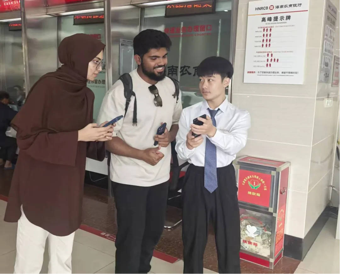 ?？陟`山支行：打造國(guó)際化服務(wù)窗口 深耕本土民生金融